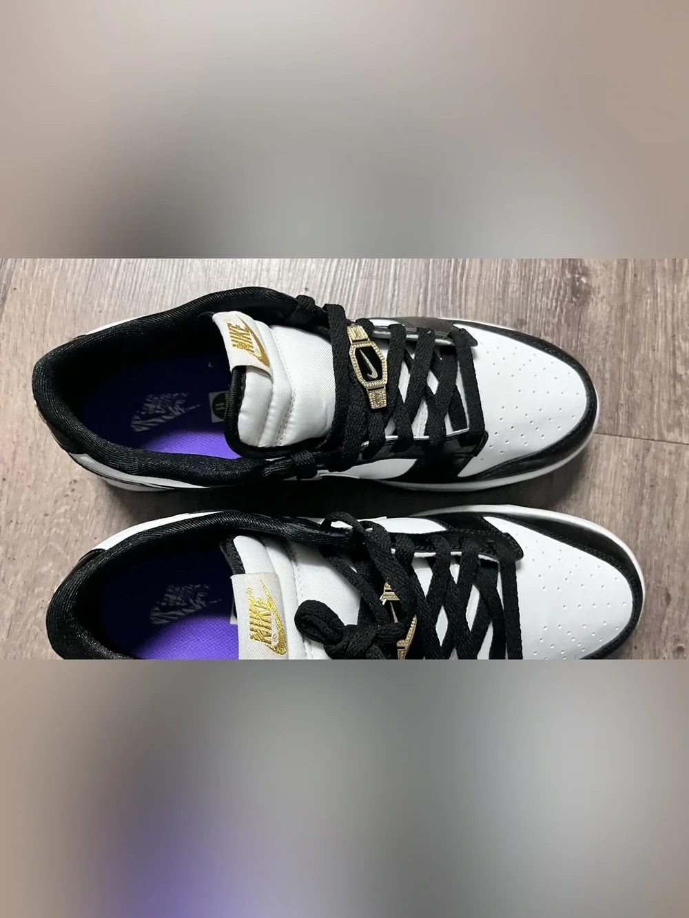 Nike nib nwt Black & White Patent Low-Top Sneakers gold lace holder center shoe